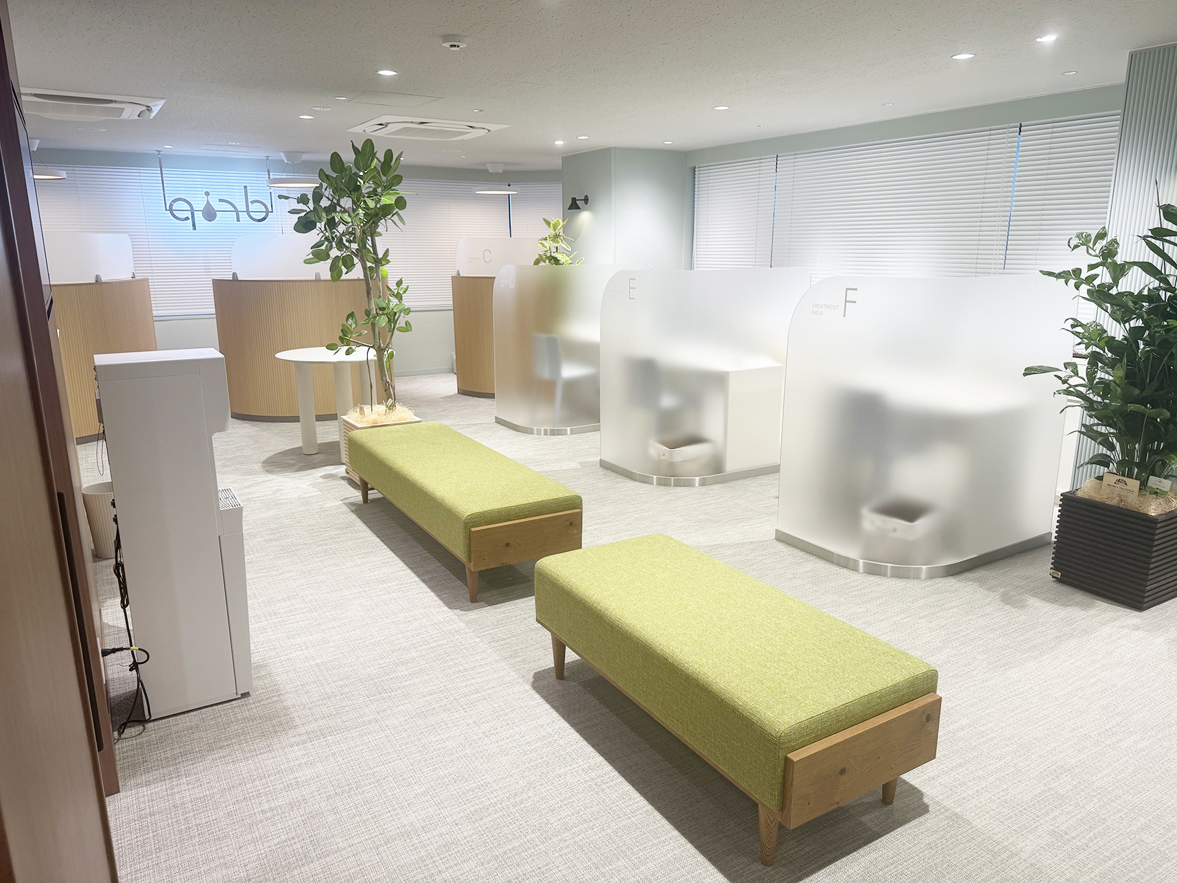 明るく落ち着いたDrip Medical院内